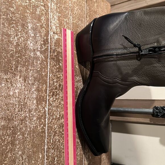 Two-tone color, beautiful genuine leather boots in perfect condition - Picture 12 of 13